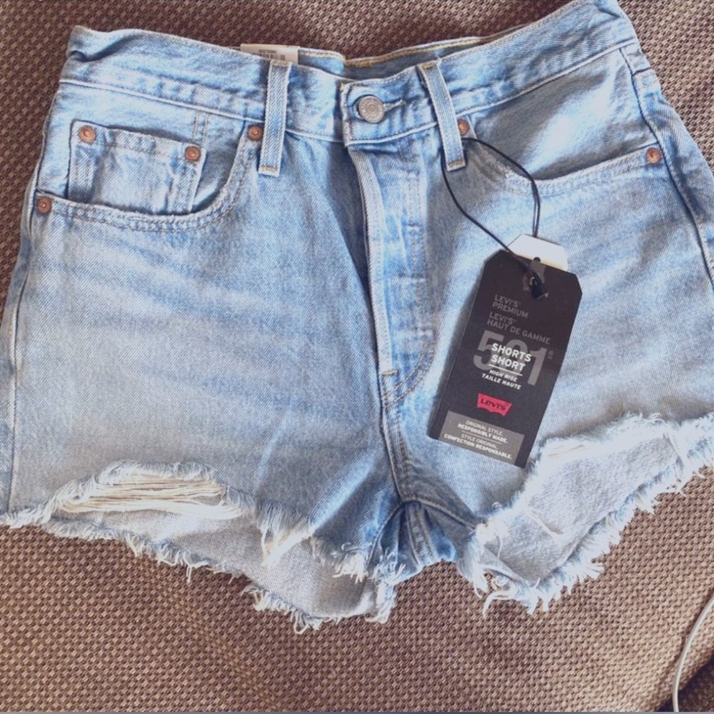 women's Shorts levis